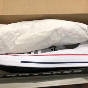 0072 - NWT Converse Chuck Taylors